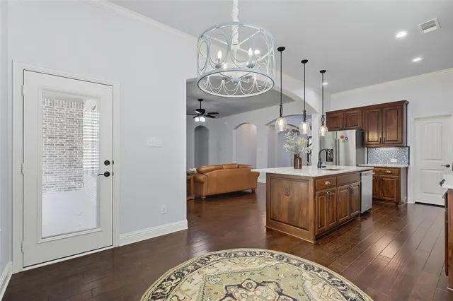 $479,900 | 245 Prairie Oak Court, Burleson, TX 76028