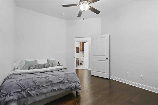 $479,900 | 245 Prairie Oak Court, Burleson, TX 76028