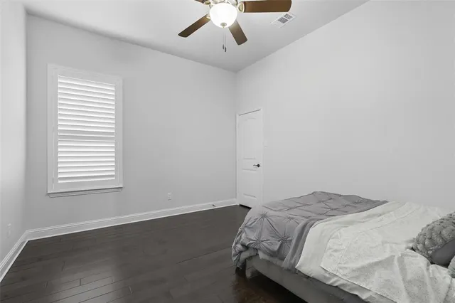 $479,900 | 245 Prairie Oak Court, Burleson, TX 76028