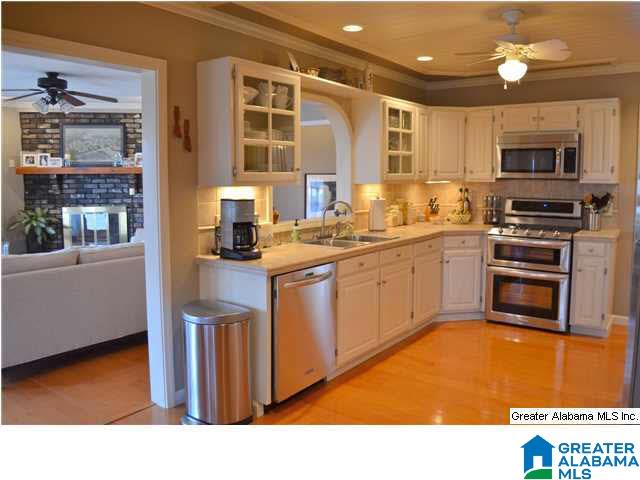 2205 Shades Crest Road Birmingham, AL 35216 - Photo 9 of 32