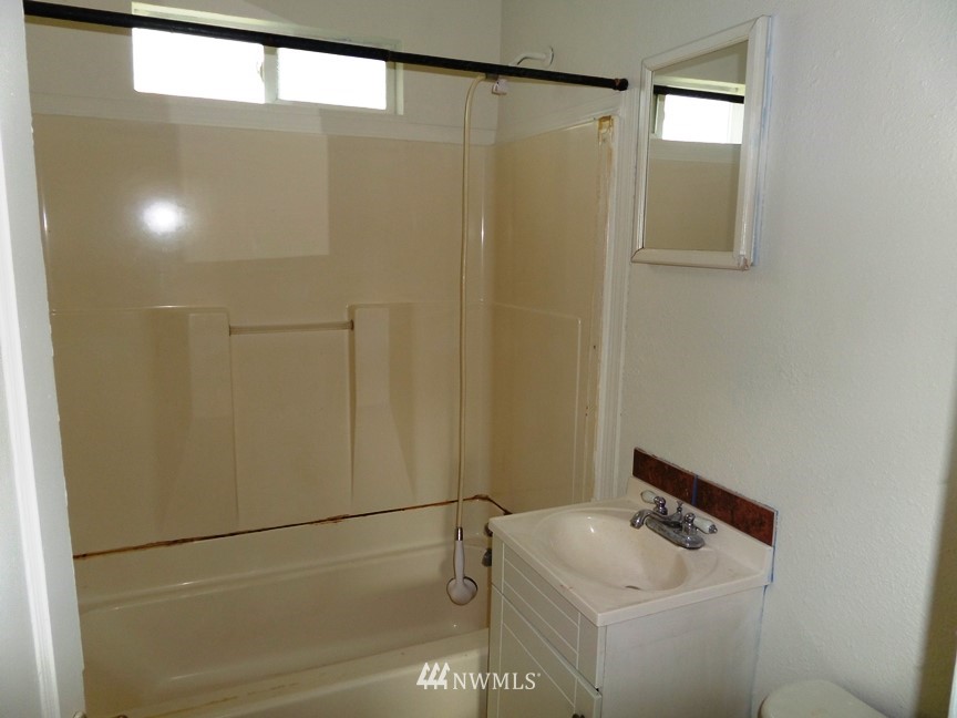 274 Colorado Street, Unit 2 Longview, WA 98632 - Photo 9 of 14 Gallery Image 9