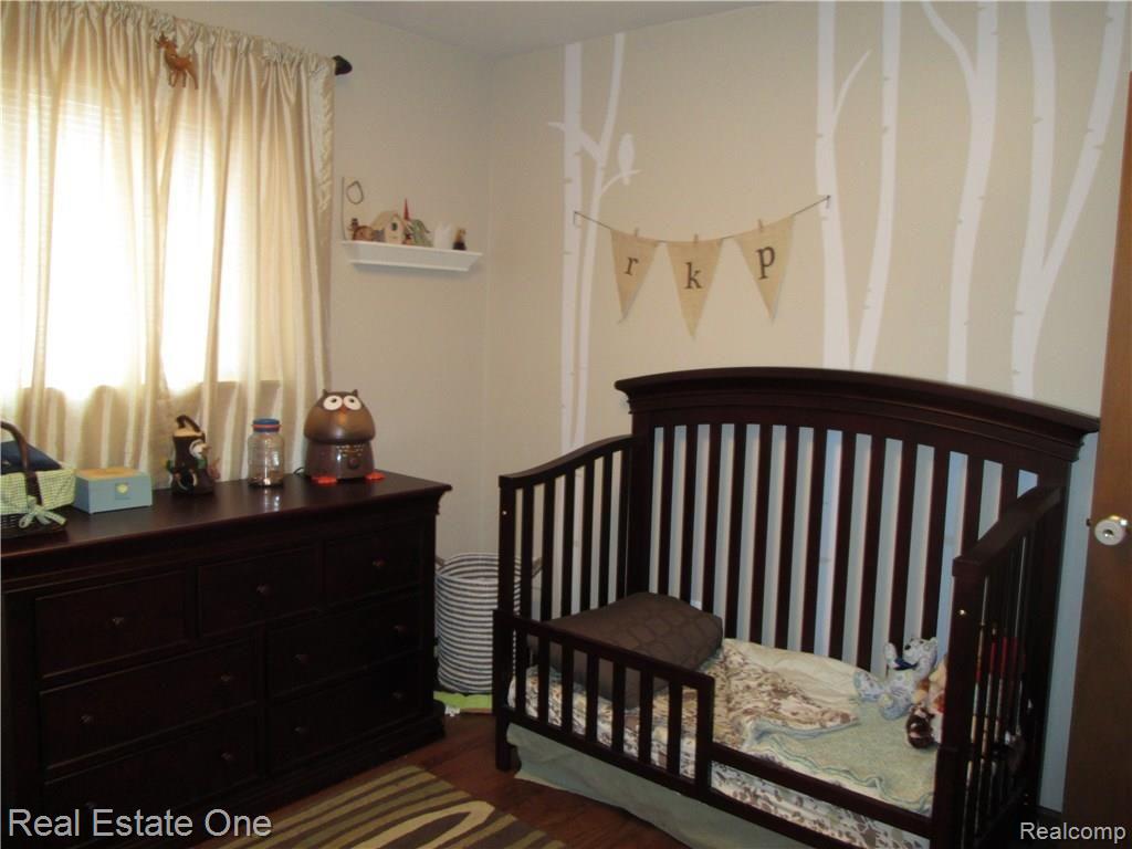 19193 Rensellor Street Livonia, MI 48152 - Photo 12 of 19 BED 2_3V.JPG