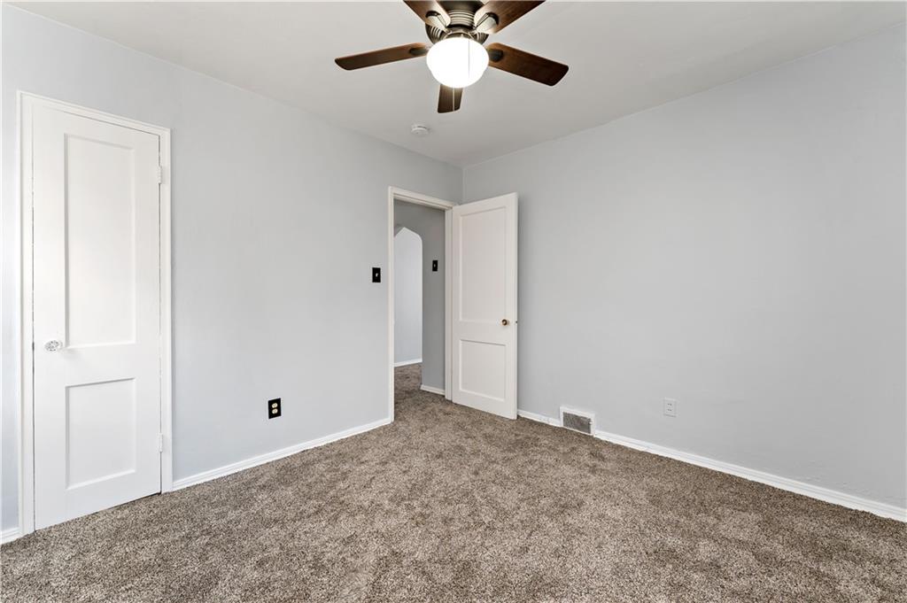 569 Loretto Road Pittsburgh, PA 15217 - Photo 12 of 30