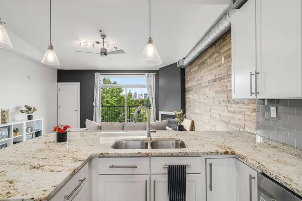 $1,900 | 800 Woodland Street, Unit 307, Nashville, TN 37206