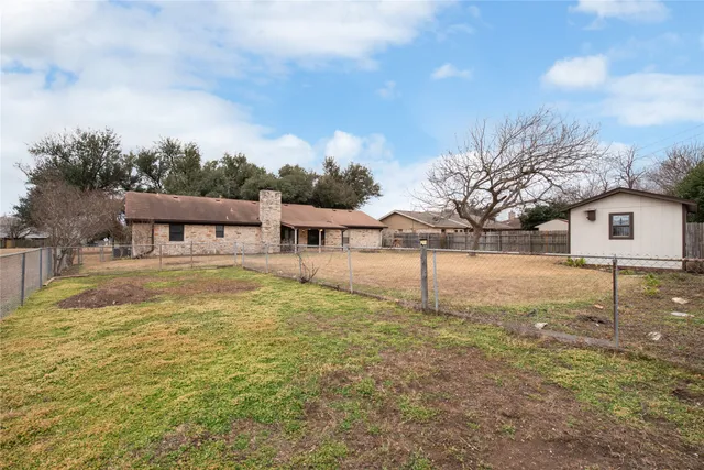 $270,000 | 204 Drake Lane, Taylor, TX 76574