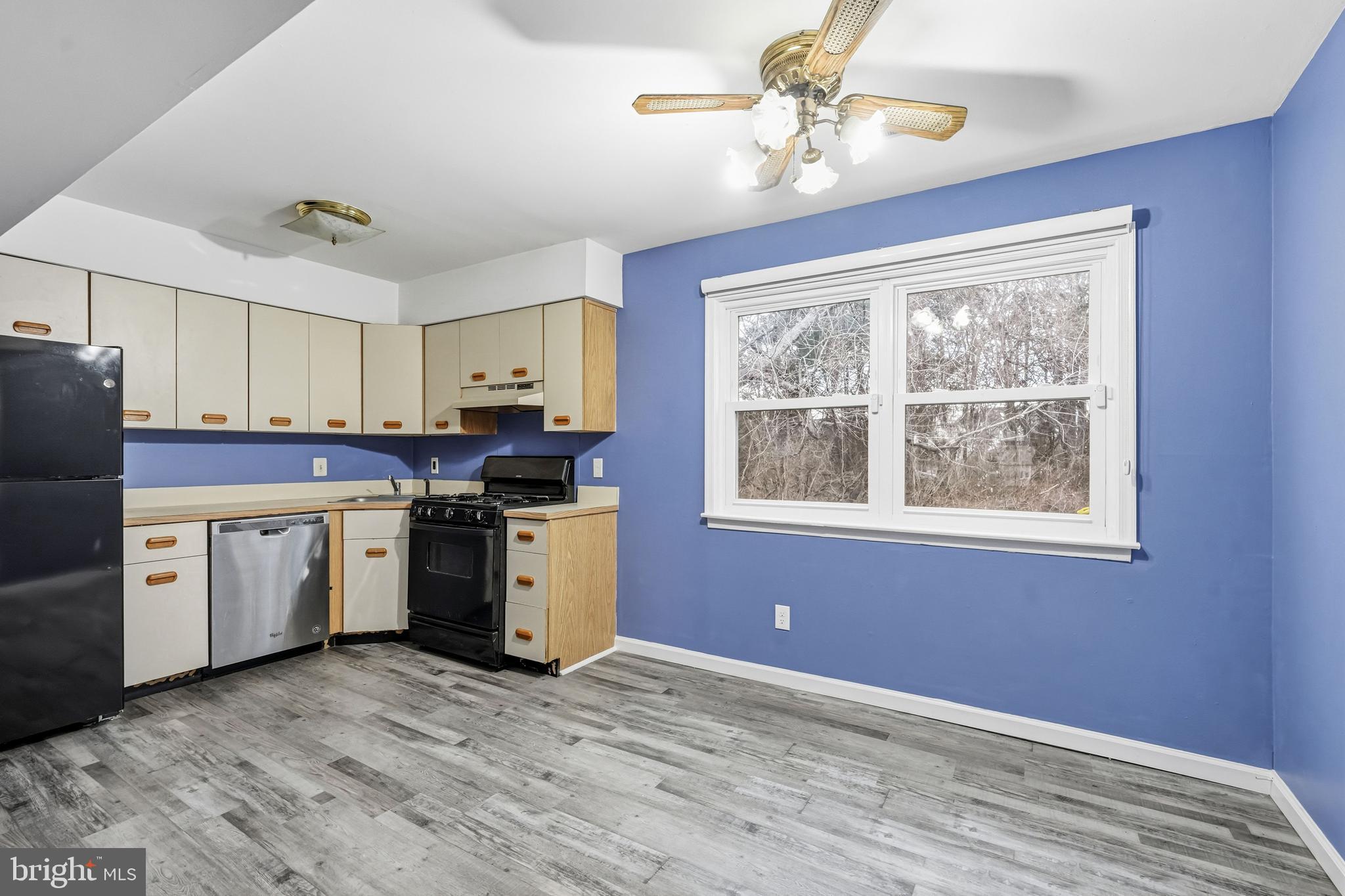 114 Eaves Mill Road Medford, NJ 08055 - Photo 11 of 20 a kitchen with a refrigerator stove and sink