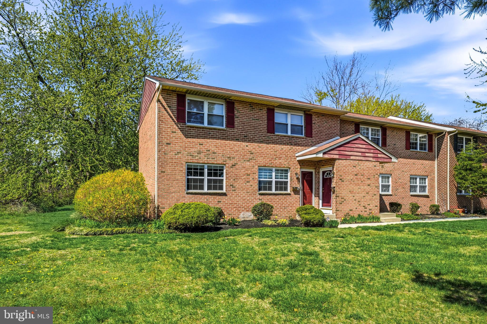 Great Privacy and Large Yard