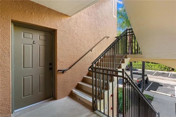 $1,700 | 1170 Reserve Way, Unit 205, Naples, FL 34105