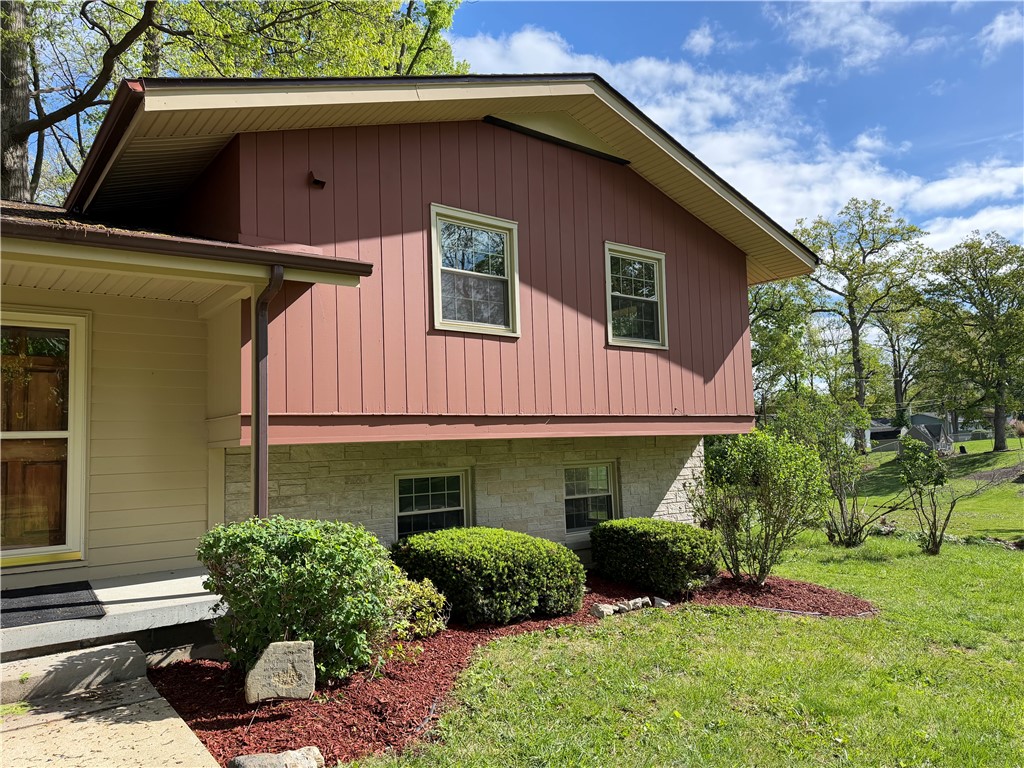 3280 East Oakwood Avenue Decatur, IL 62521 - Photo 2 of 32