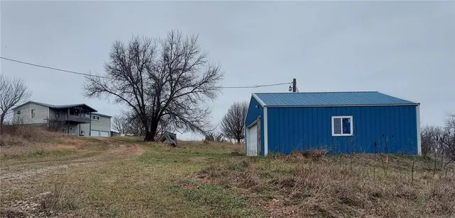 $378,000 | 34443 South Adams Road, Waverly, KS 66871