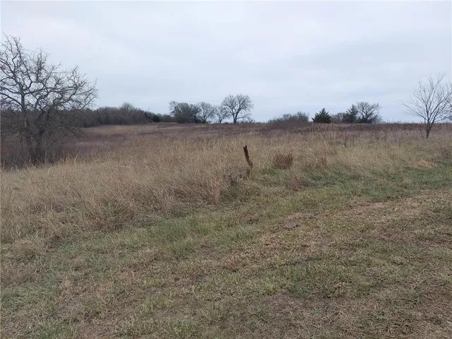 $378,000 | 34443 South Adams Road, Waverly, KS 66871