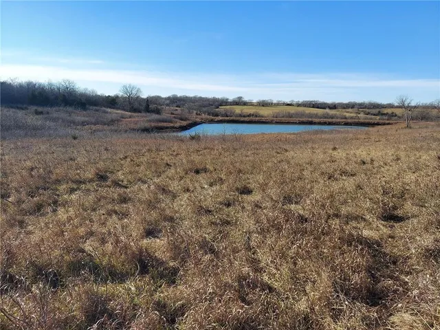 $378,000 | 34443 South Adams Road, Waverly, KS 66871