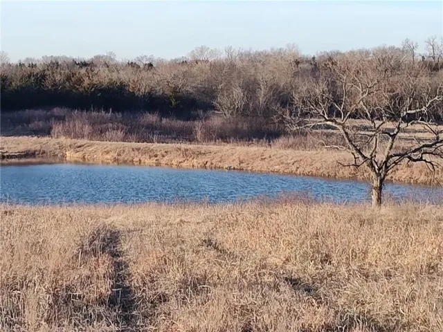 $378,000 | 34443 South Adams Road, Waverly, KS 66871