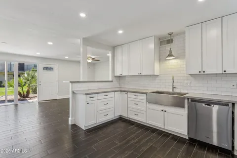 $319,000 | 4142 East Calle Redonda, Unit 62, Phoenix, AZ 85018