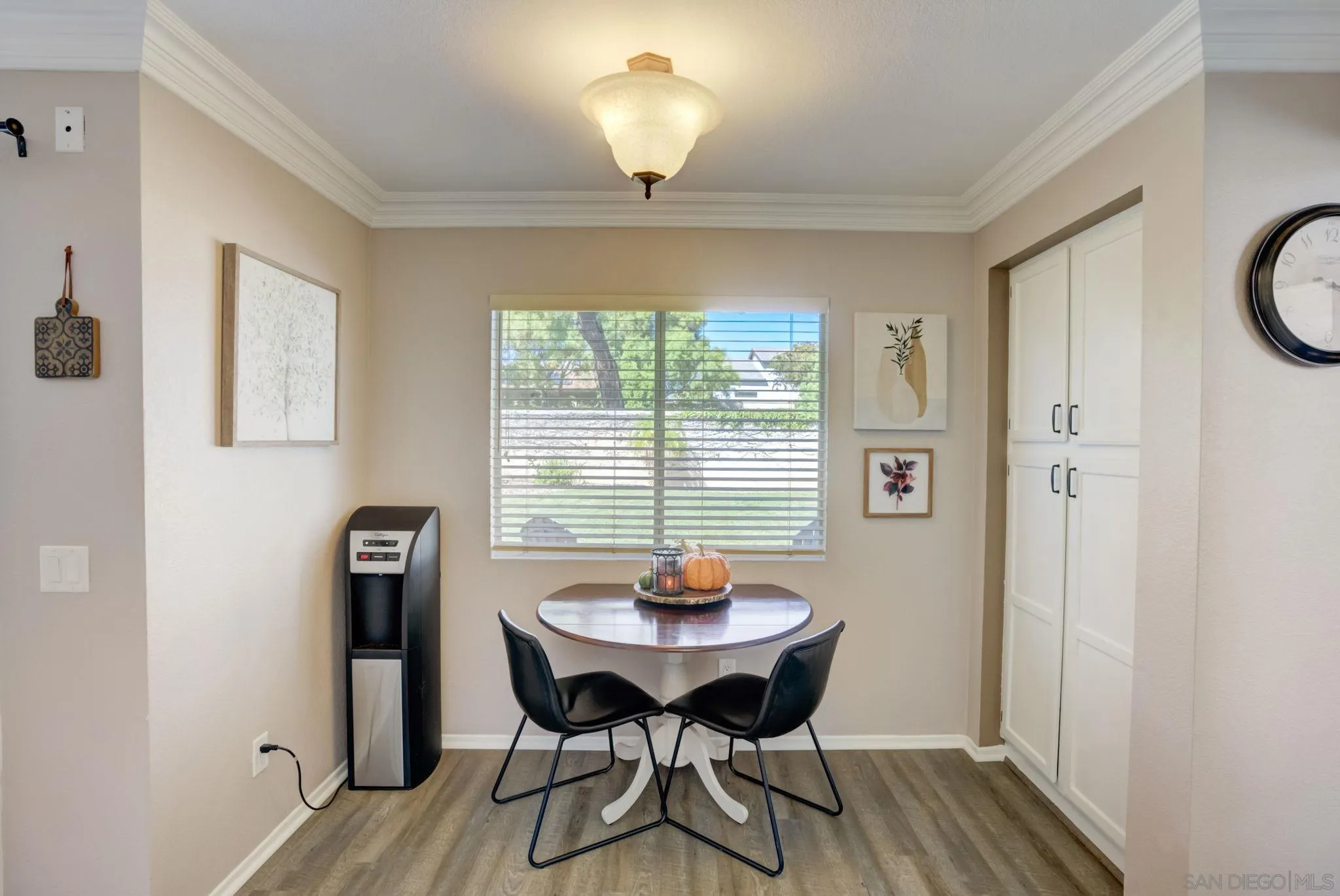 32012 Calle Espinosa Temecula, CA 92592 - Photo 15 of 53 a dining room with furniture and window