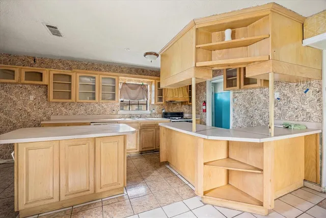 $200,000 | 4628 Burton Avenue, Fort Worth, TX 76105