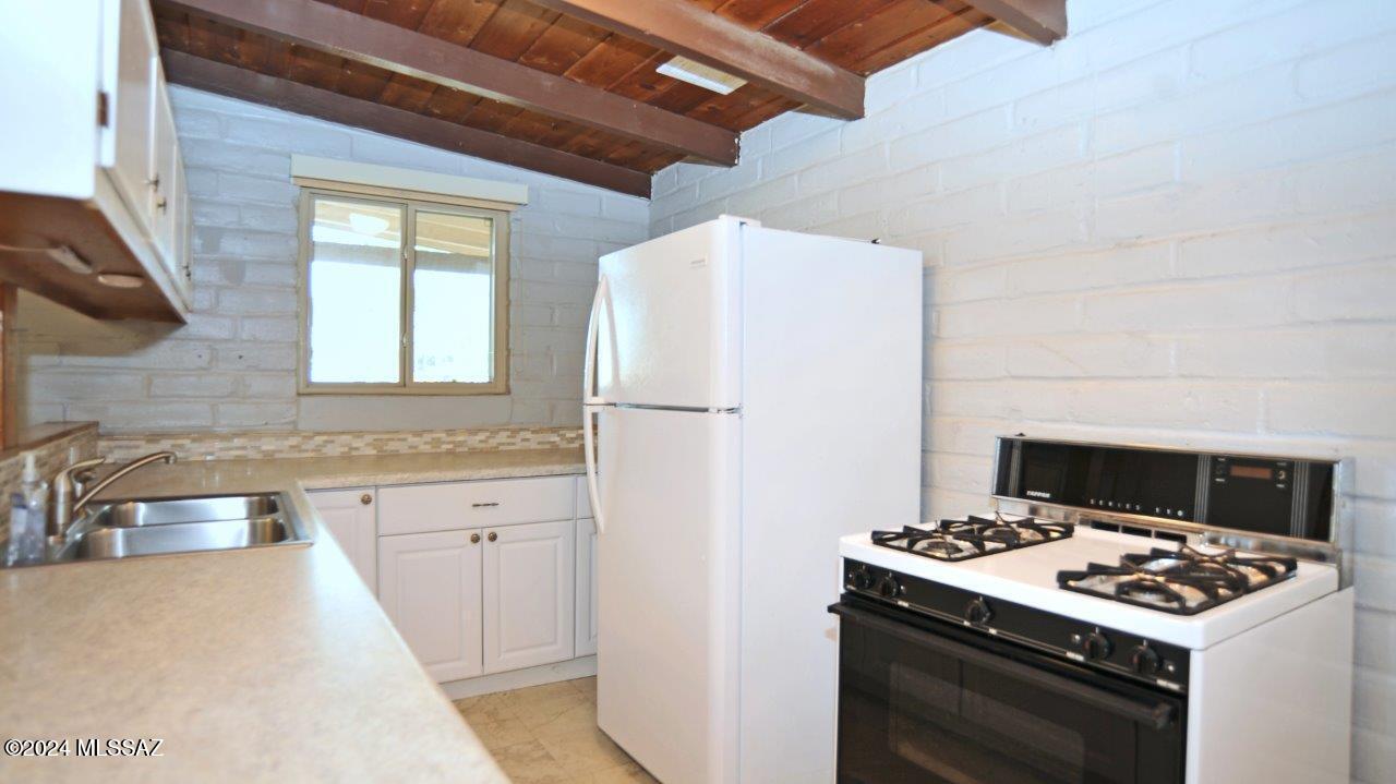 4267 North Romero Road Tucson, AZ 85705 - Photo 4 of 20 Gallery Image 4