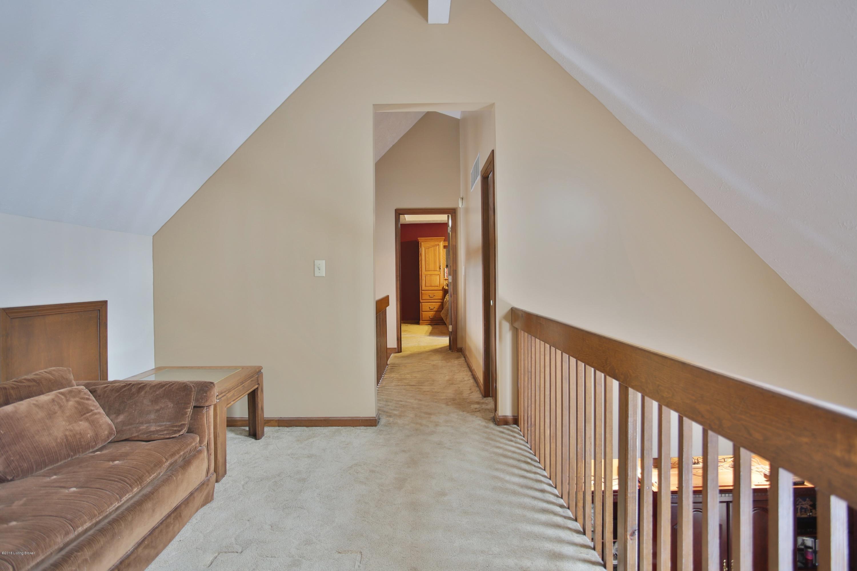 7311 Bluffington Road Louisville, KY 40291 - Photo 24 of 39 Loft Area