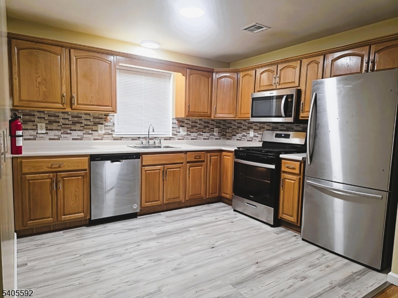 94 Palm Street, Unit 1 Newark, NJ 07106 - Photo 2 of 18