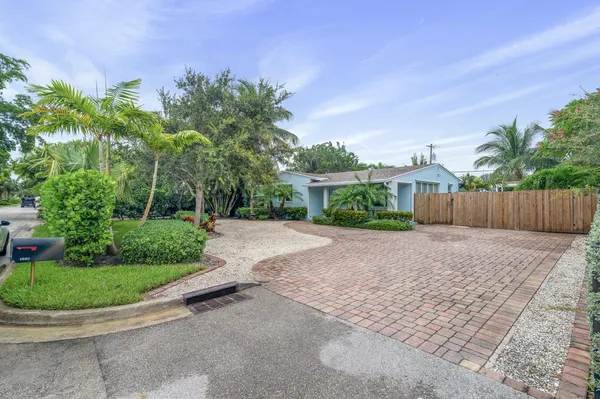 $6,000 | 1601 South Palmway, Lake Worth Beach, FL 33460