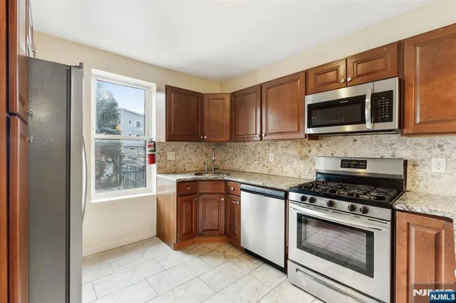 $410,000 | 14 Van Wagenen Street, Newark, NJ 07104