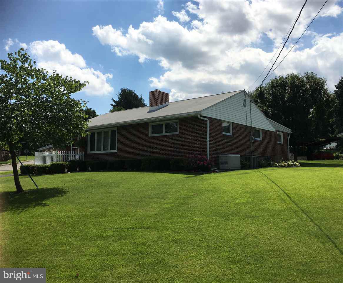 9 Sharon Road Enola, PA 17025 - Photo 3 of 25 Gallery Image 3
