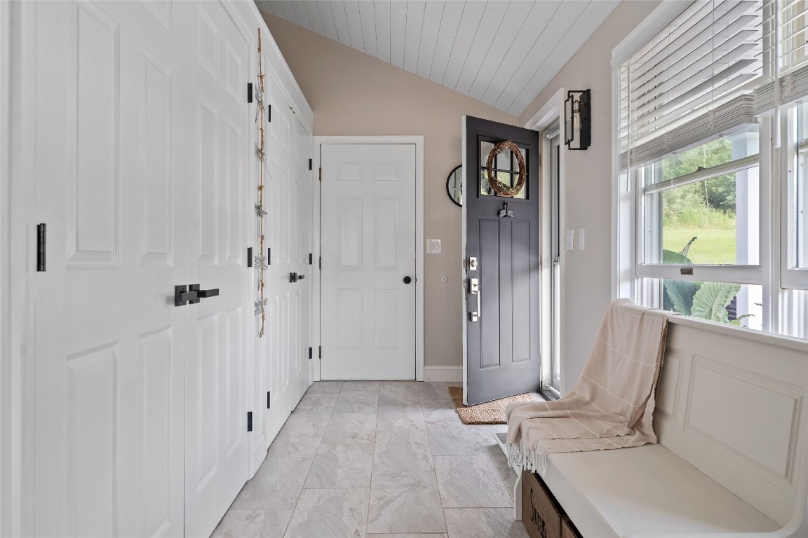 39 Hogan Road Vestal, NY 13850 - Photo 2 of 43 Gallery Image 2