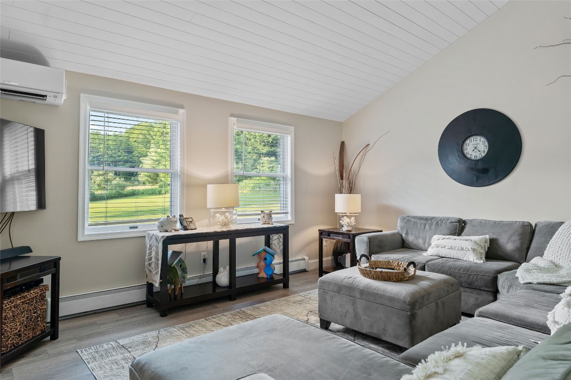 39 Hogan Road Vestal, NY 13850 - Photo 3 of 43 Gallery Image 3
