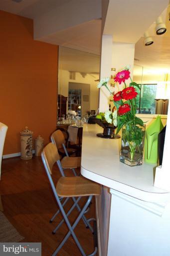 11298 Harbor Court, Unit 1298 Reston, VA 20191 - Photo 15 of 26 Breakfast Bar