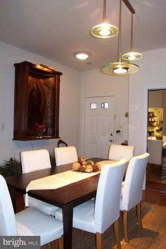 11298 Harbor Court, Unit 1298 Reston, VA 20191 - Photo 3 of 26 Dining Room
