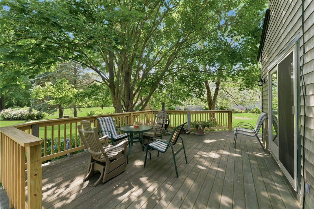 131 Taylor Road Portsmouth, RI 02871 - Photo 8 of 33