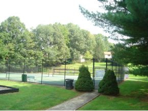 29 Compton Bristol, TN 37620 - Photo 15 of 18 Middlebrook Tennis Courts