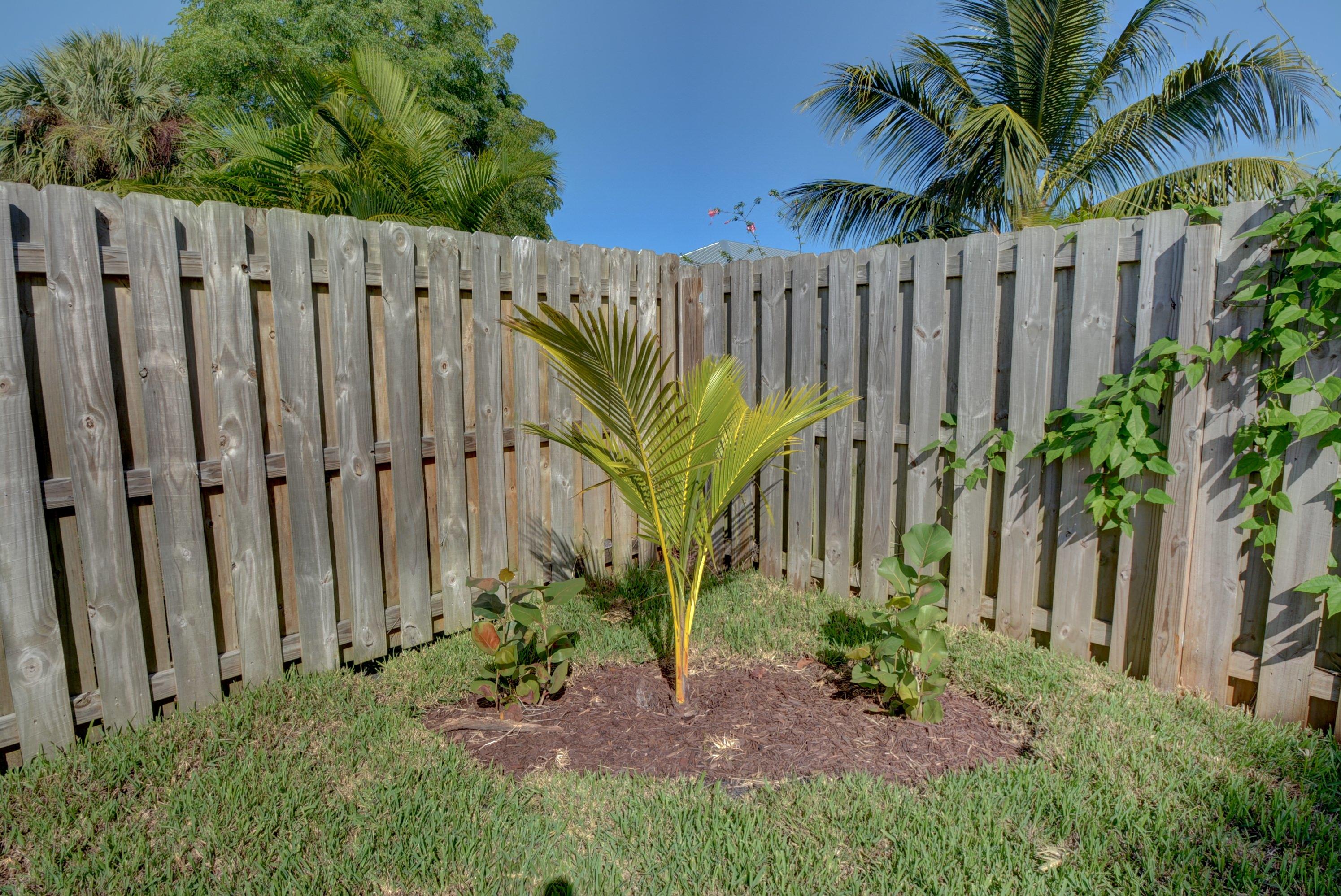 17680 Cinquez Park Road East Jupiter, FL 33458 - Photo 23 of 29 Fence