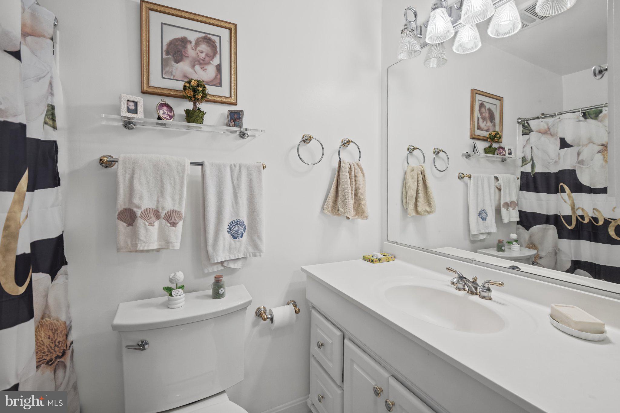 9813 Brookford Road Potomac, MD 20854 - Photo 26 of 48 Gallery Image 26