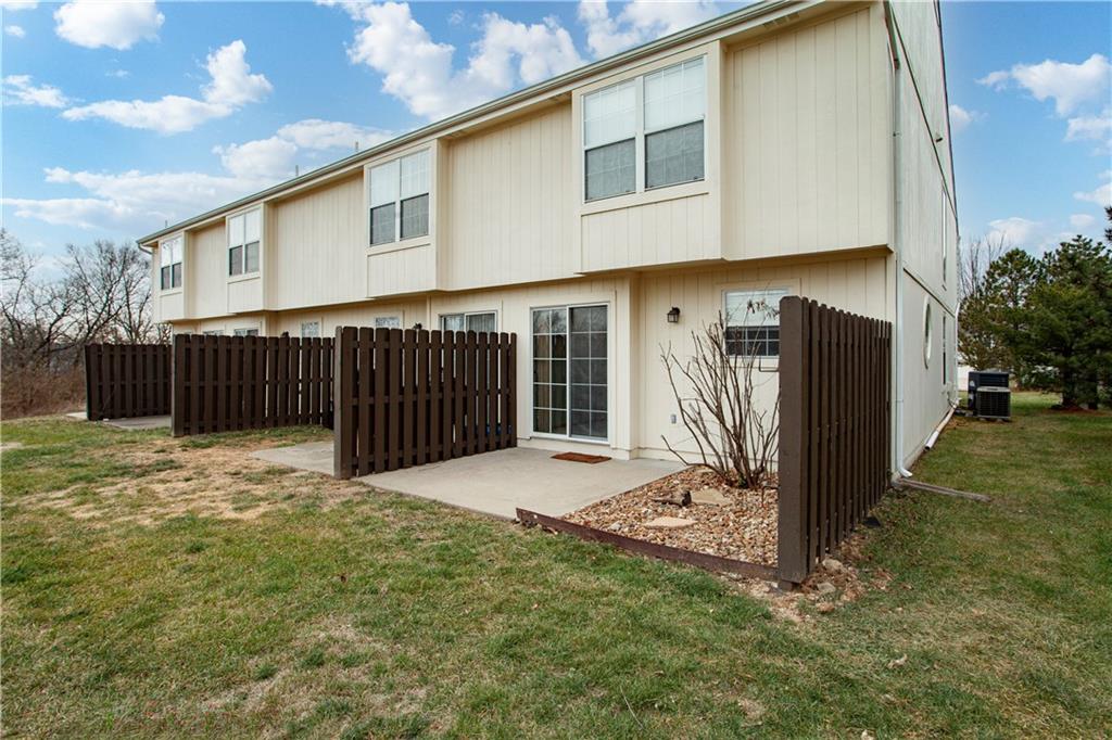 1228 Northwest Hidden Ridge Circle Blue Springs, MO 64015 - Photo 6 of 33