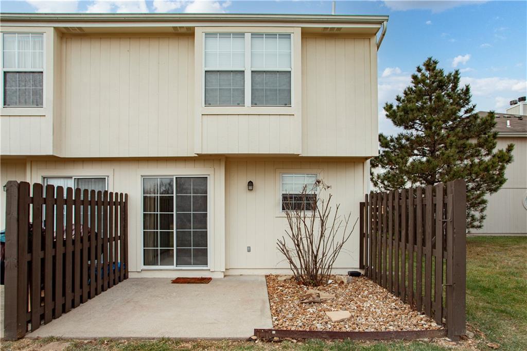 1228 Northwest Hidden Ridge Circle Blue Springs, MO 64015 - Photo 7 of 33