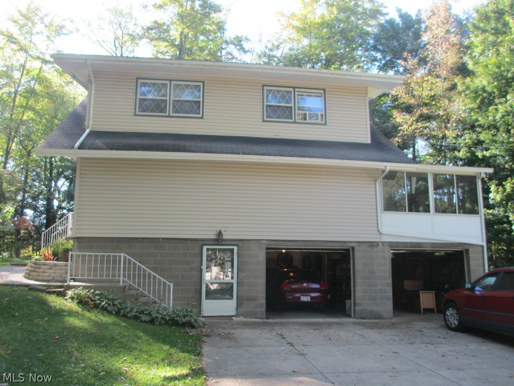 2961 Greenleaf Road Akron, OH 44312 - Photo 8 of 23