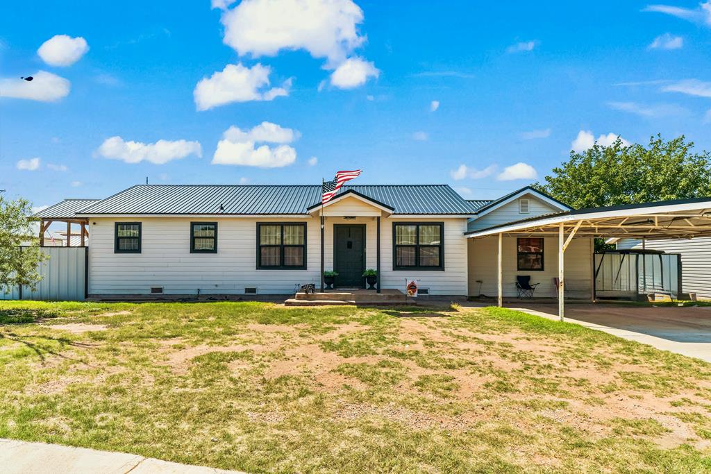 306 Southwest 16th Street Seminole, TX 79360 - Photo 1 of 1 Main View