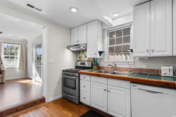 $899,999 | 607 18th Avenue South, North Myrtle Beach, SC 29582