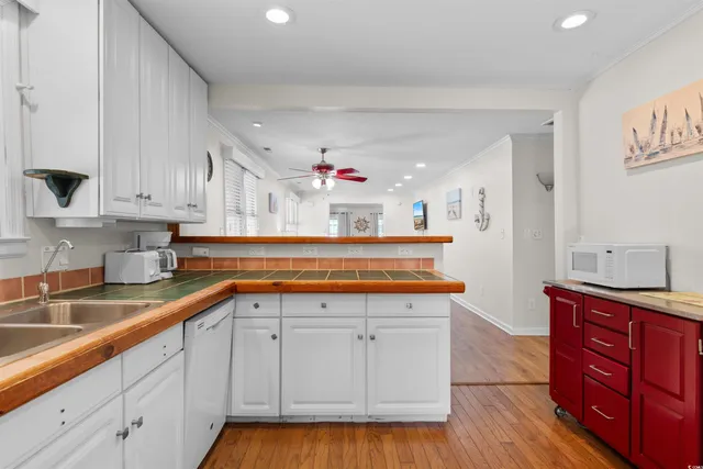 $949,000 | 607 18th Avenue South, North Myrtle Beach, SC 29582