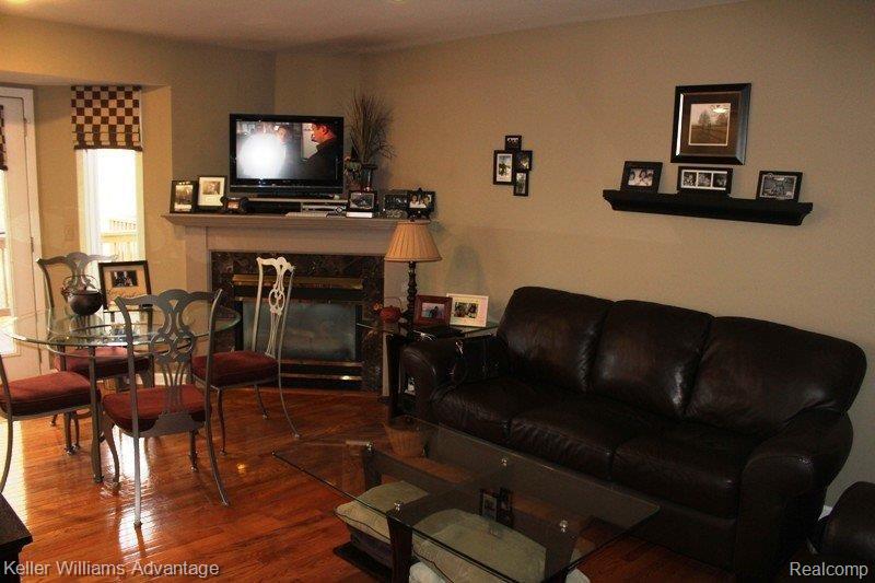 24271 Weathervane Court Novi, MI 48374 - Photo 8 of 25 Family Room