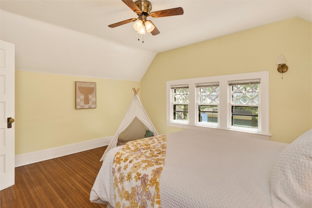 34 Erion Crescent Rochester, NY 14607 - Photo 37 of 49 5th bedroom on third floor