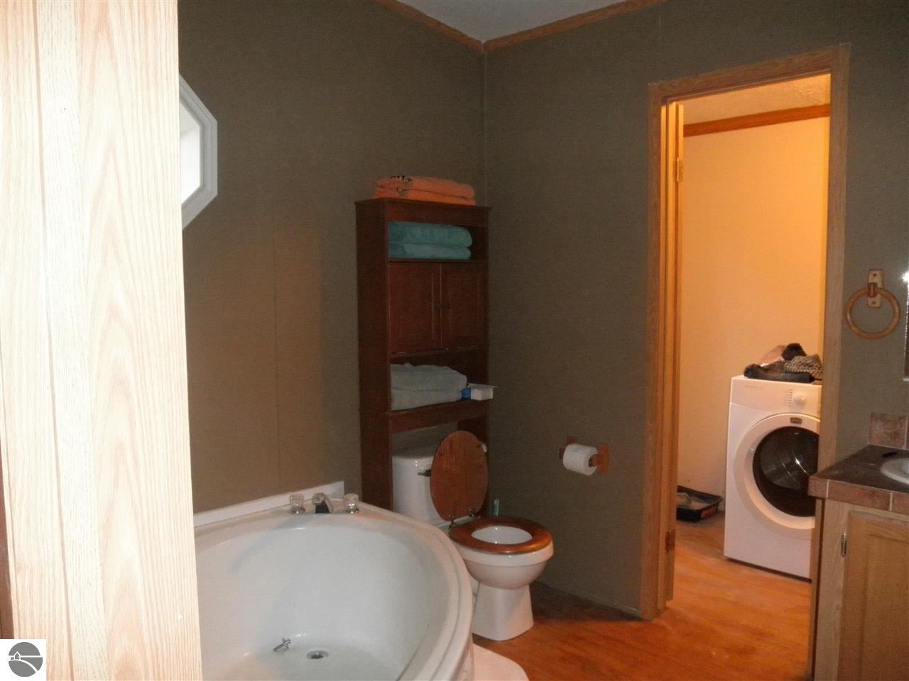 3933 Crofton Road South Boardman, MI 49680 - Photo 8 of 16 1777291-7.JPG