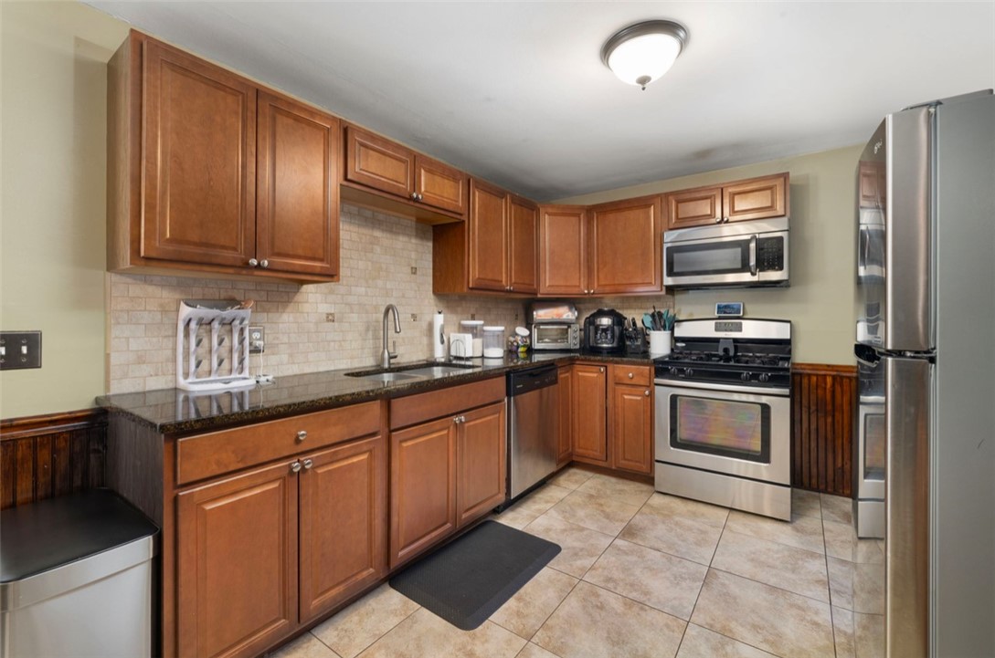 5 Halsey Road Woonsocket, RI 02895 - Photo 8 of 35
