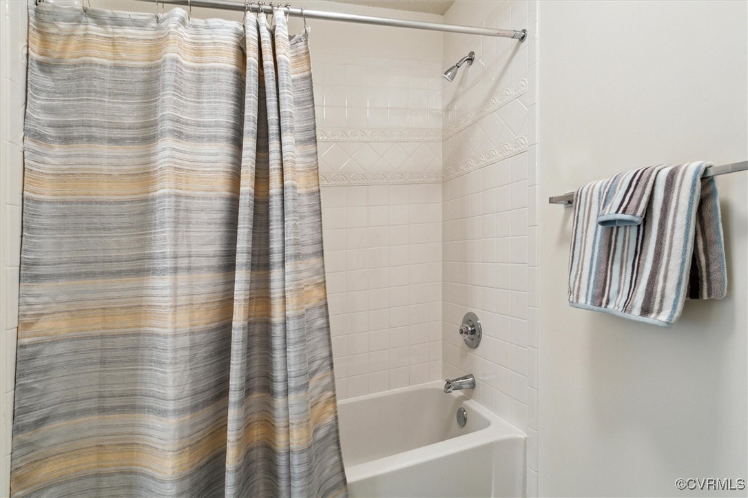262 Claiborne Drive Williamsburg, VA 23185 - Photo 34 of 49 Bathroom featuring shower / tub combo