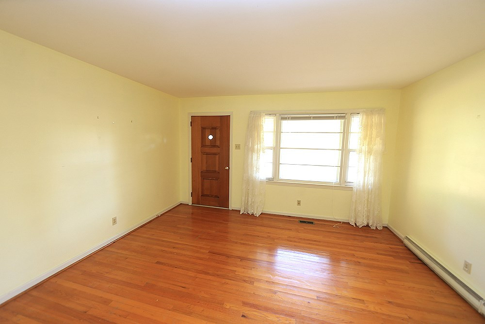 316 Goodwin Road Durham, NC 27712 - Photo 4 of 19 Living Room
