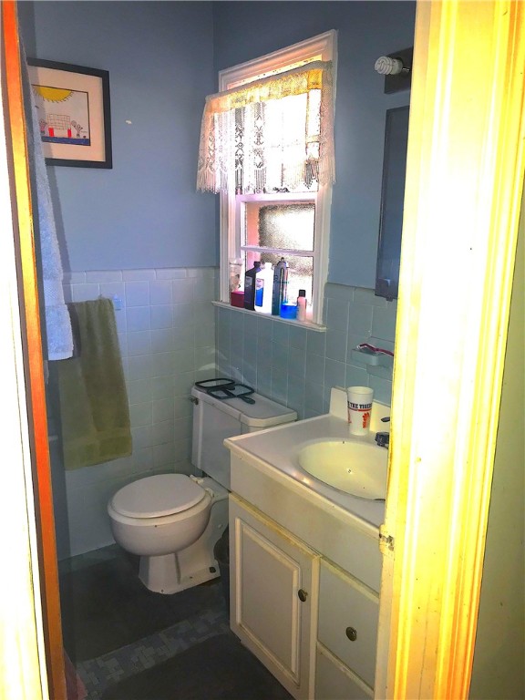 2317 Poplar Lane Anderson, SC 29621 - Photo 23 of 27 Master Bathroom (Shower only)