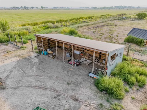 a view of a water fountain in a yard
