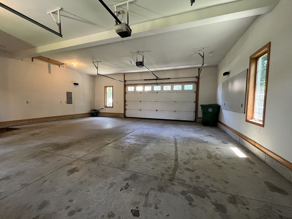 20 Gaspee Street Chicopee, MA 01013 - Photo 23 of 30