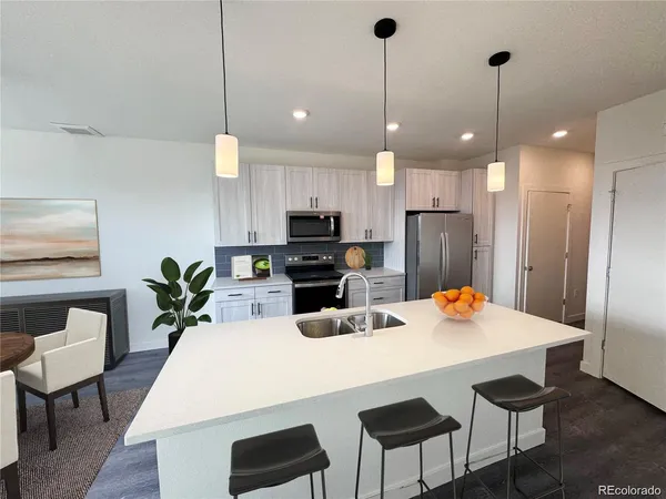 $2,784 | 4900 West 29th Avenue, Unit 102, Denver, CO 80212